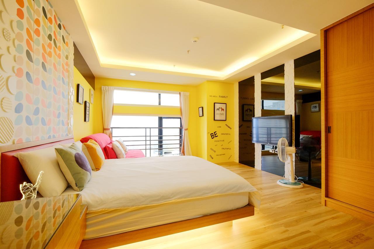 Color Fun Inn Kaohsiung Luaran gambar