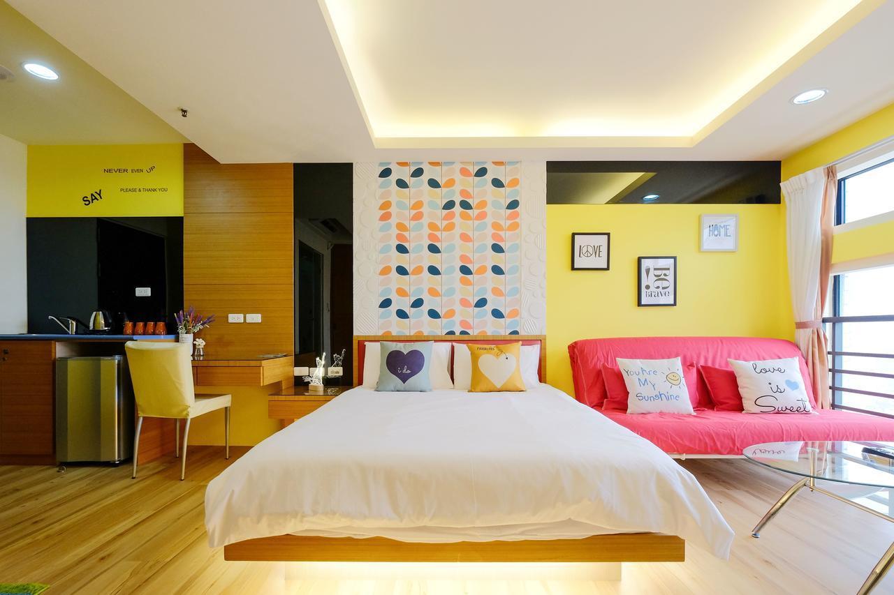 Color Fun Inn Kaohsiung Luaran gambar