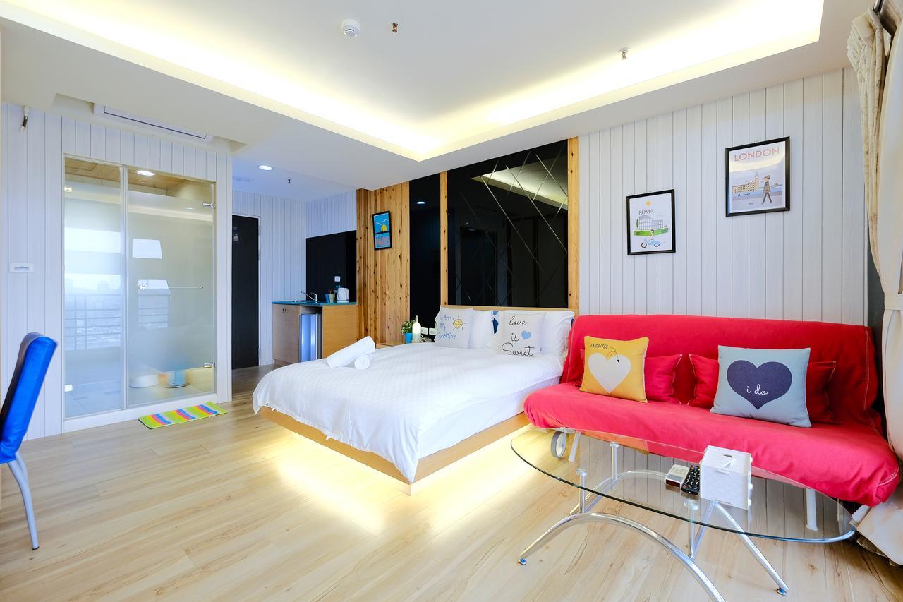 Color Fun Inn Kaohsiung Luaran gambar